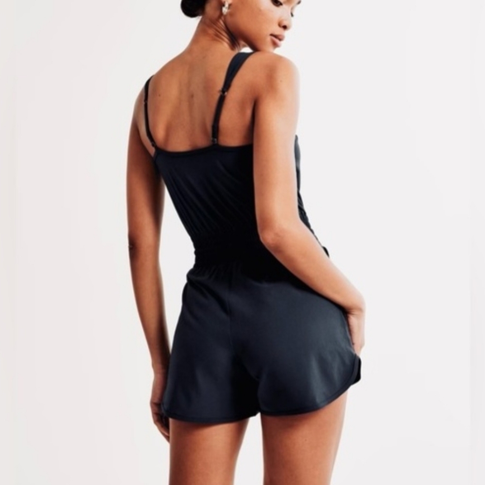 Abercrombie & Fitch One Piece Romper -Size S - Picture 2 of 9